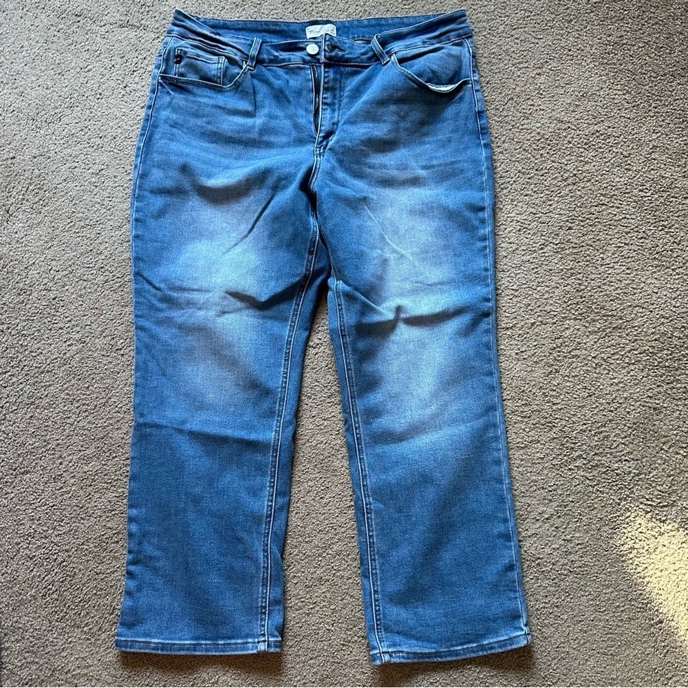 Women’s Kancan Straight Jeans - Picture 2 of 7